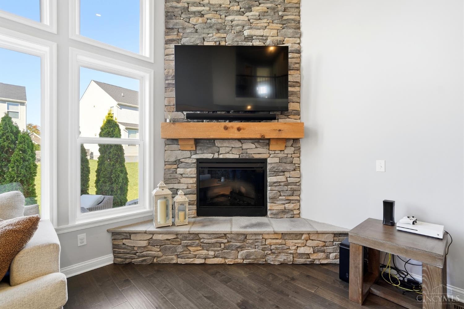 1571 Canterbury Court