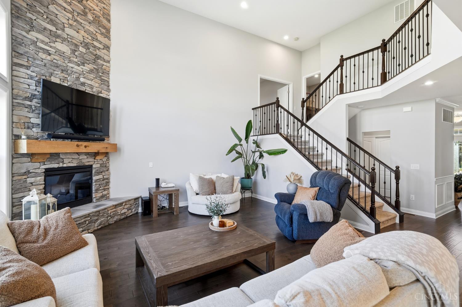 1571 Canterbury Court