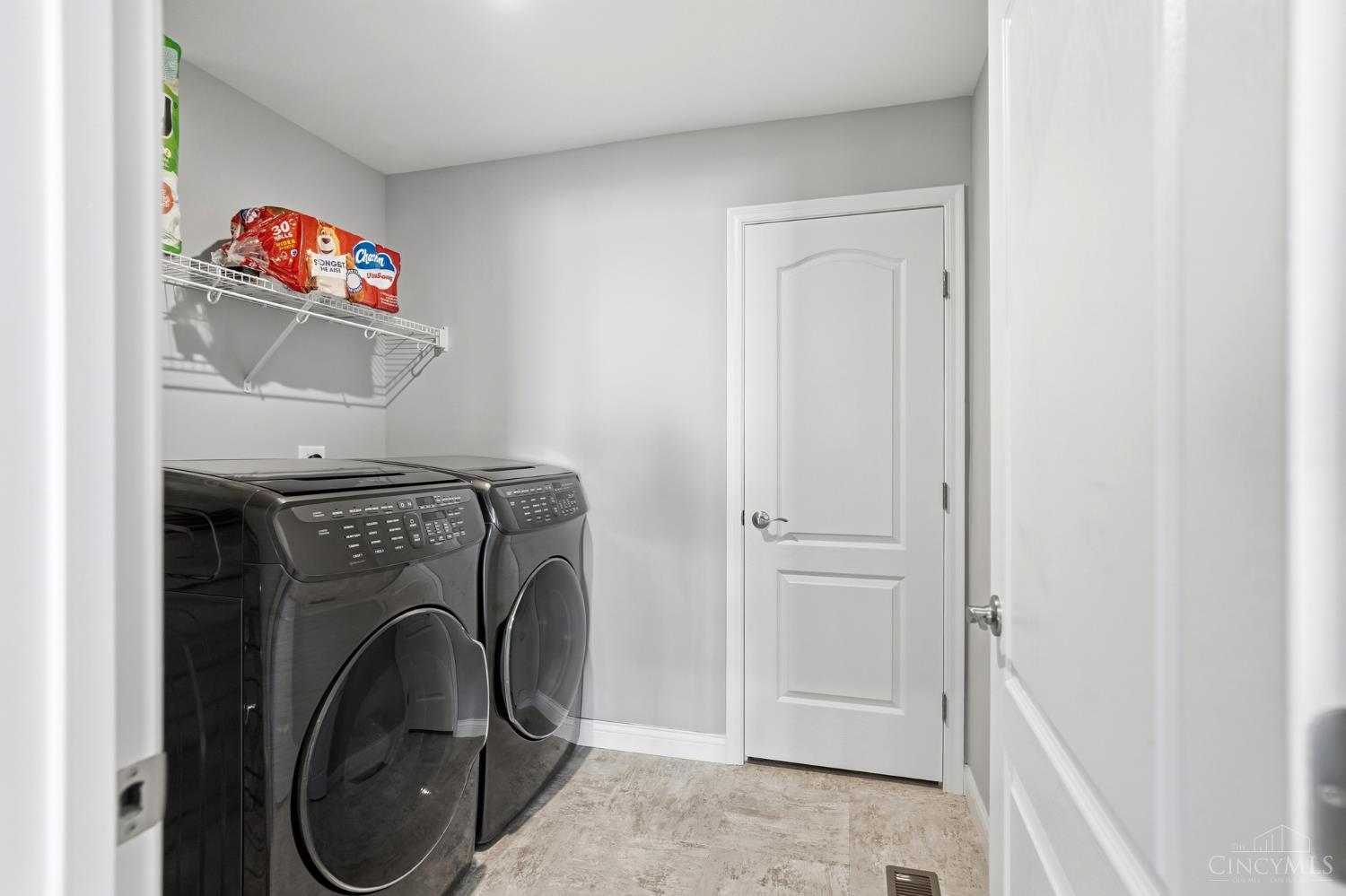 1571 Canterbury Court
