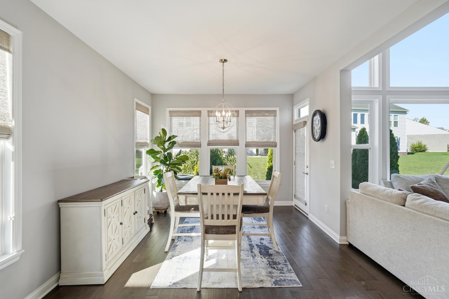 1571 Canterbury Court