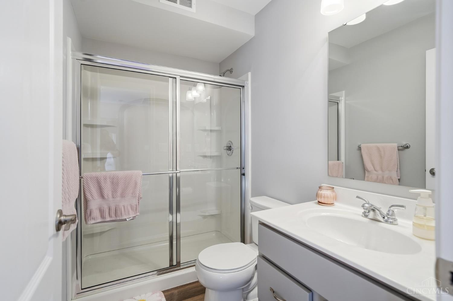 1571 Canterbury Court