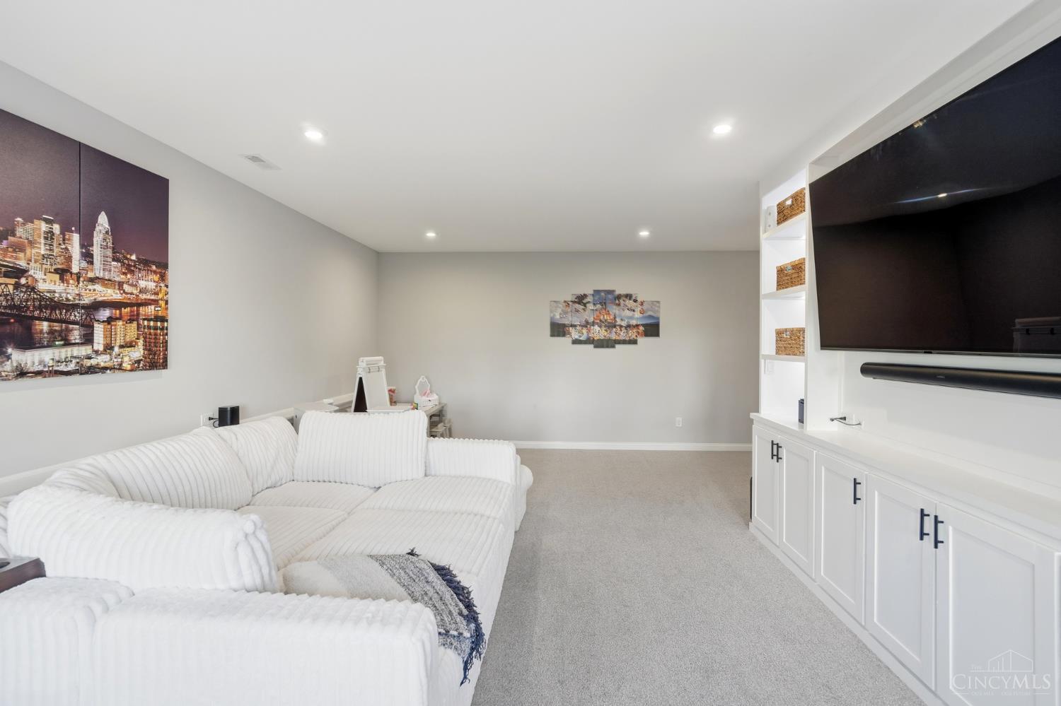 1571 Canterbury Court