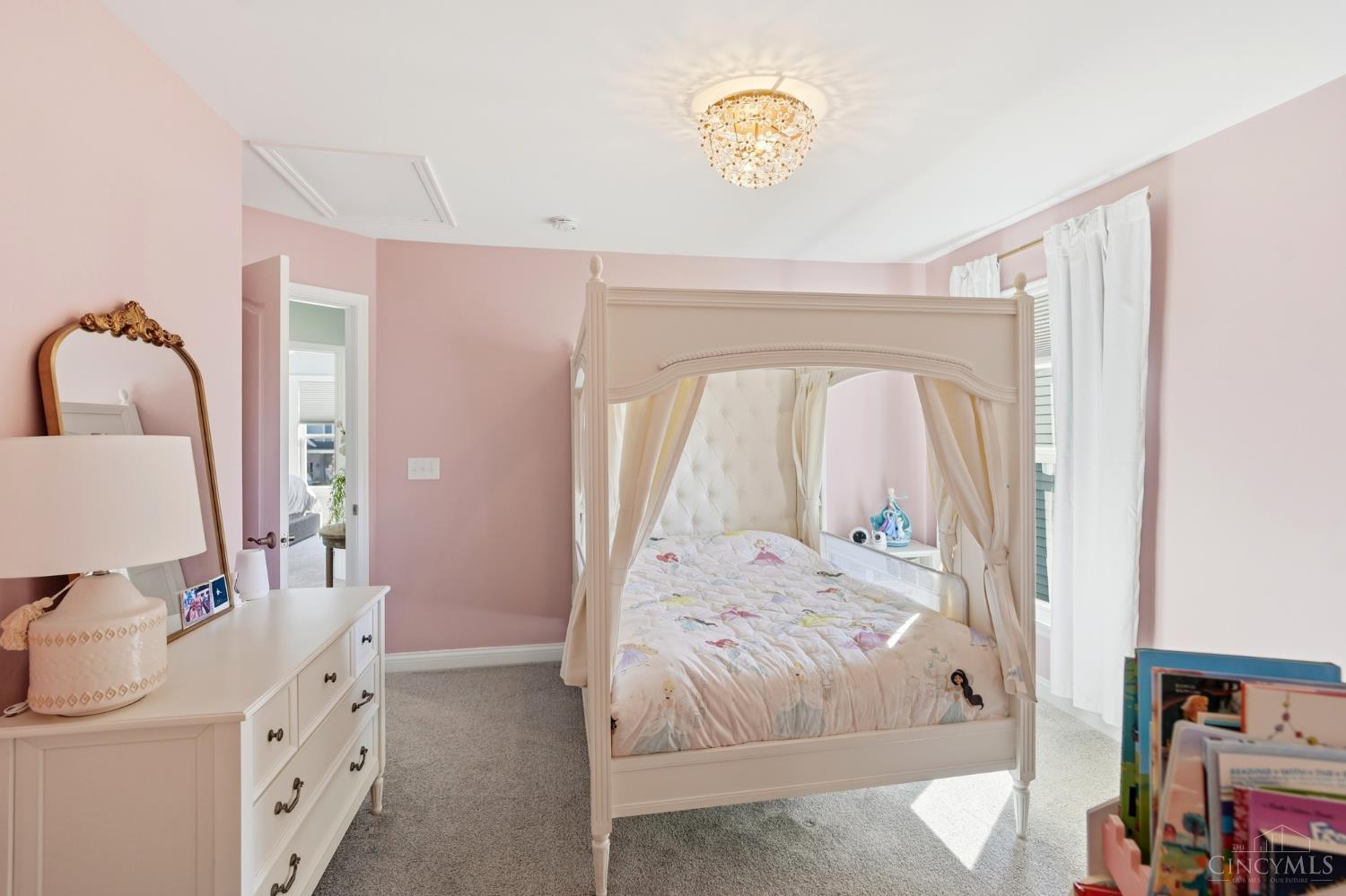 1571 Canterbury Court