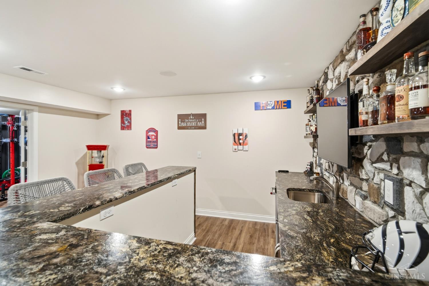 1571 Canterbury Court