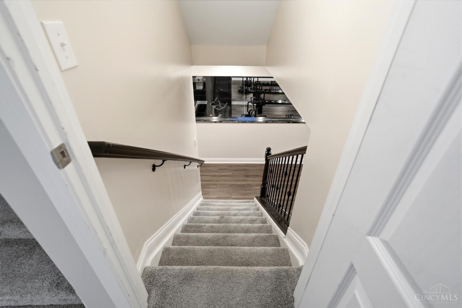 1571 Canterbury Court