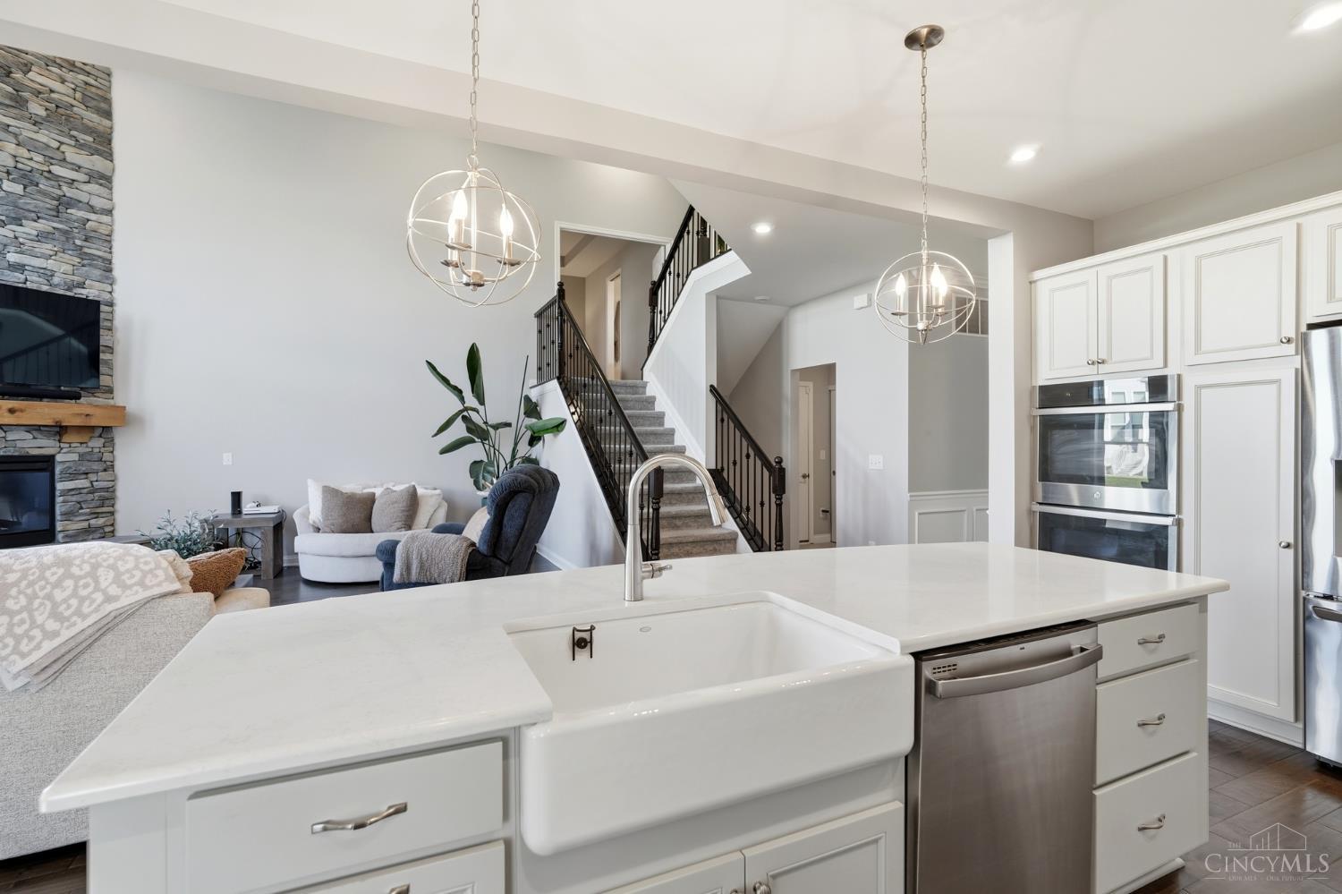 1571 Canterbury Court