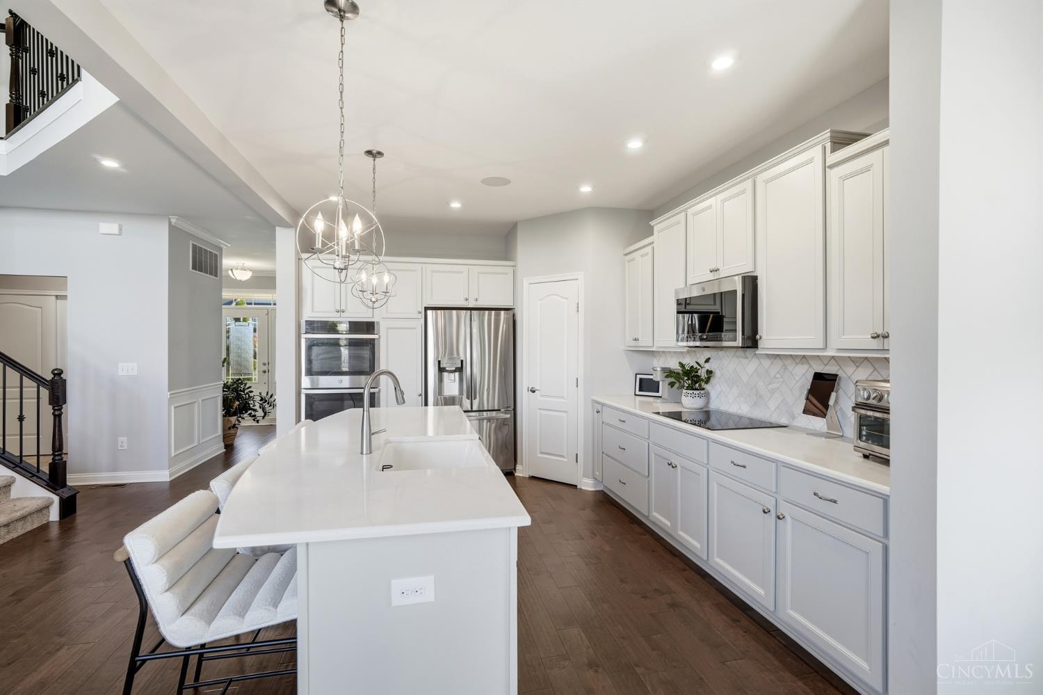 1571 Canterbury Court