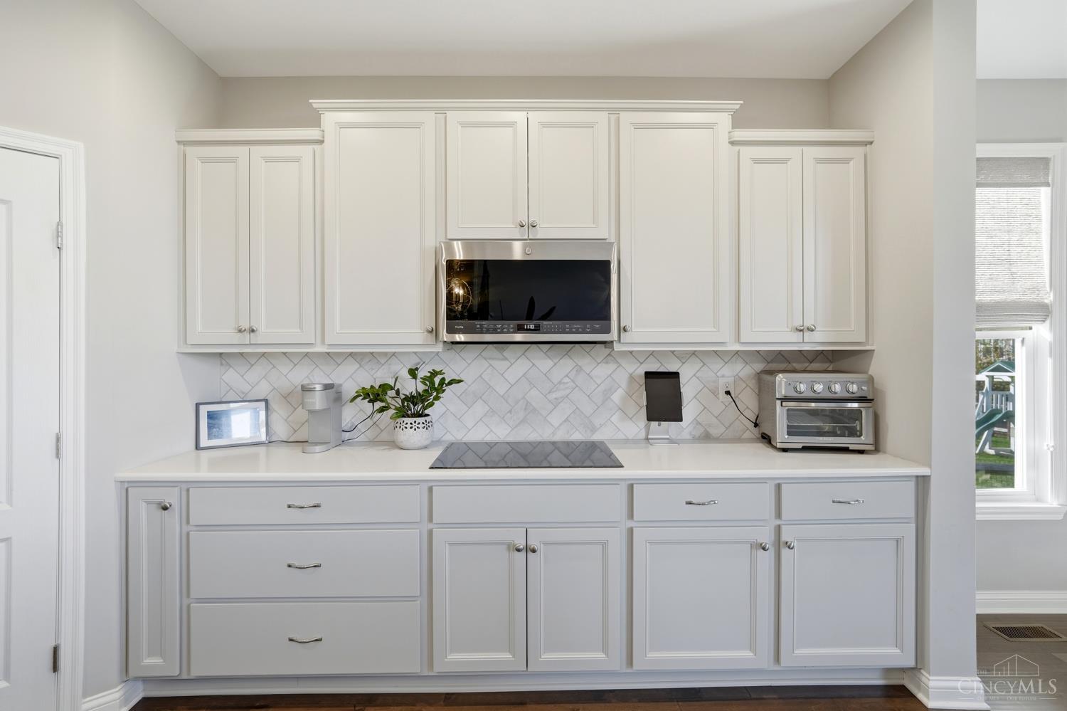 1571 Canterbury Court