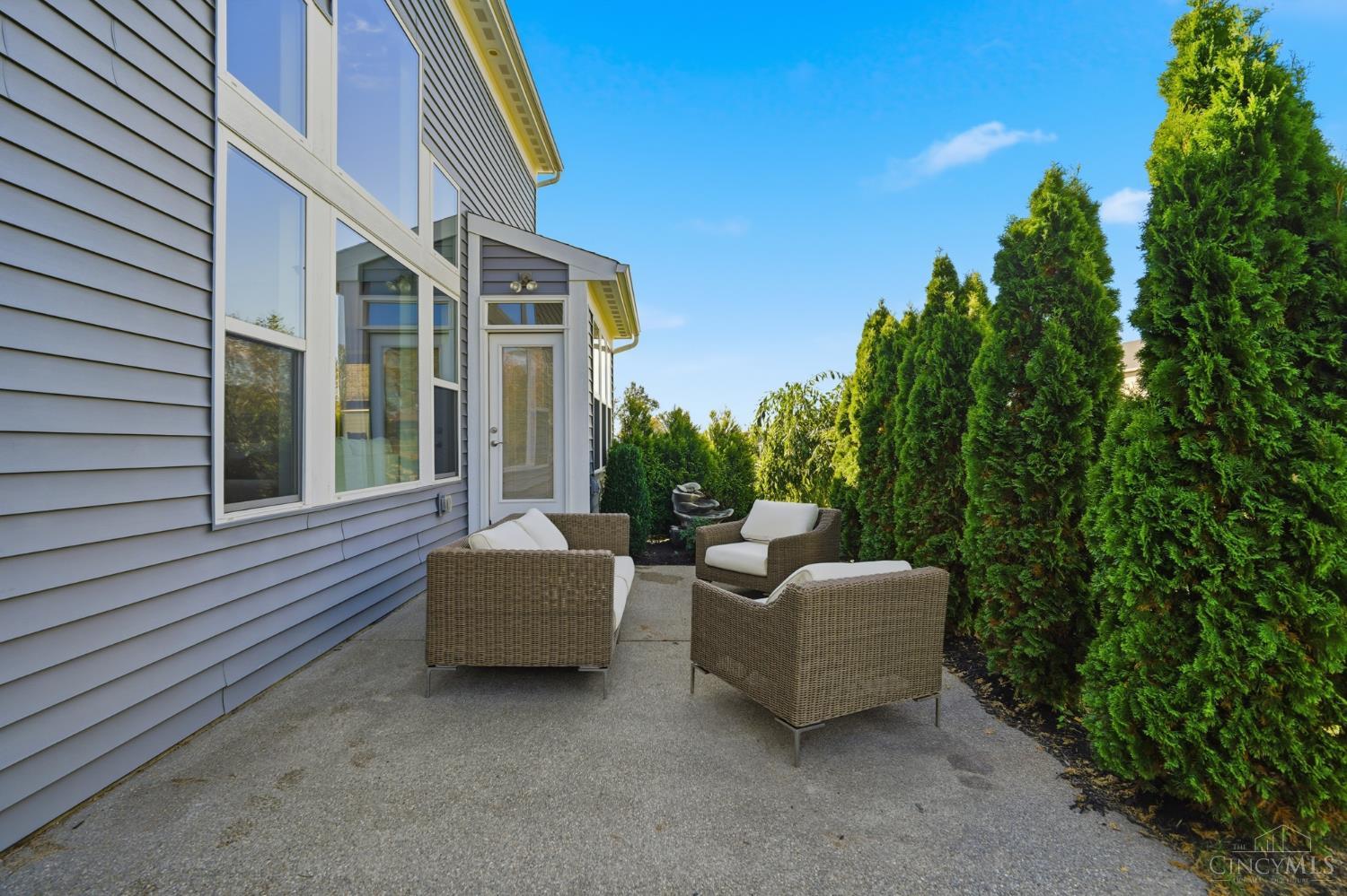 1571 Canterbury Court