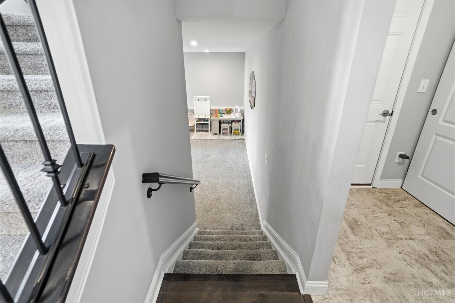 1571 Canterbury Court