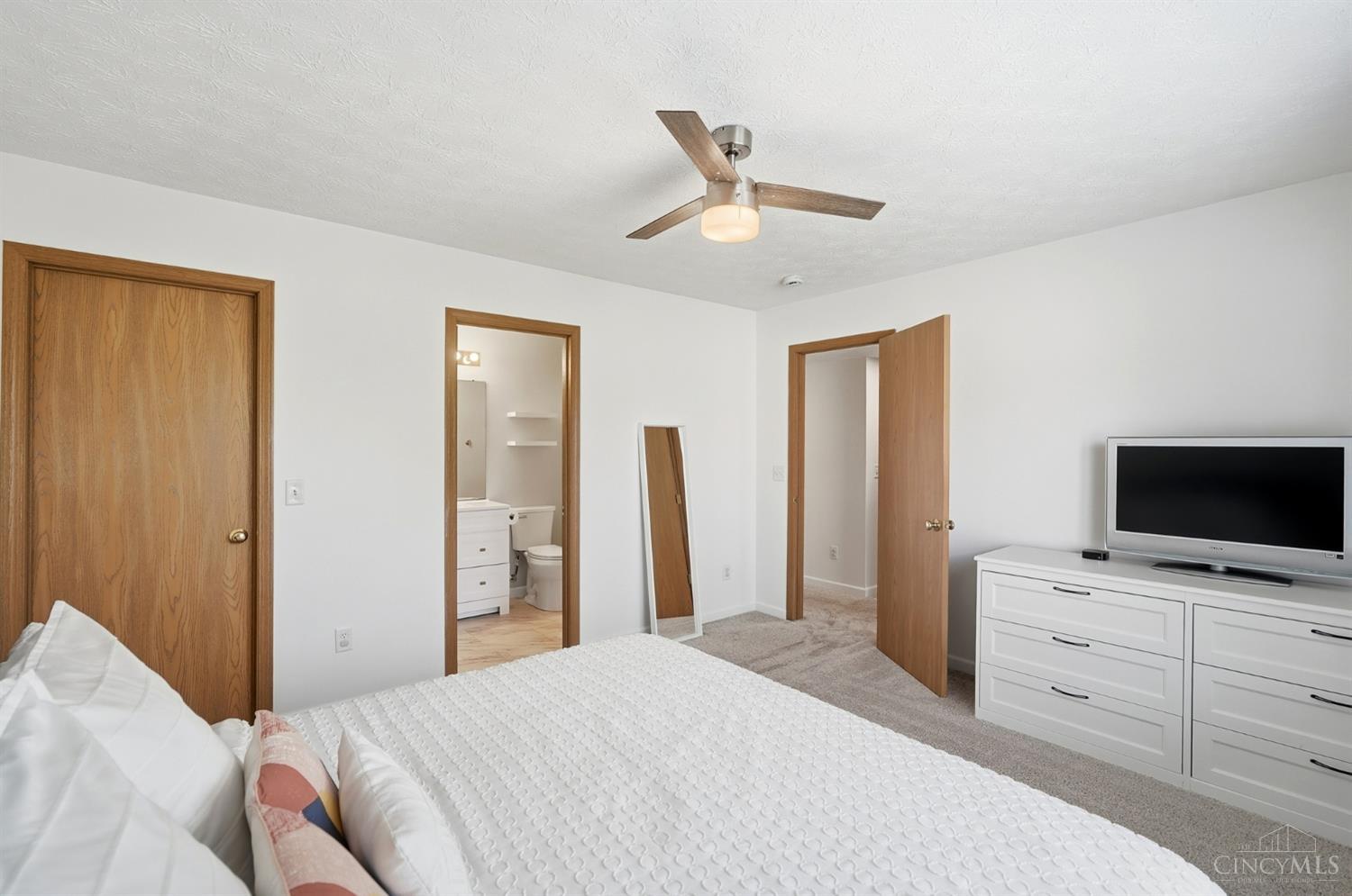 911 Nelson Lane Unit: B