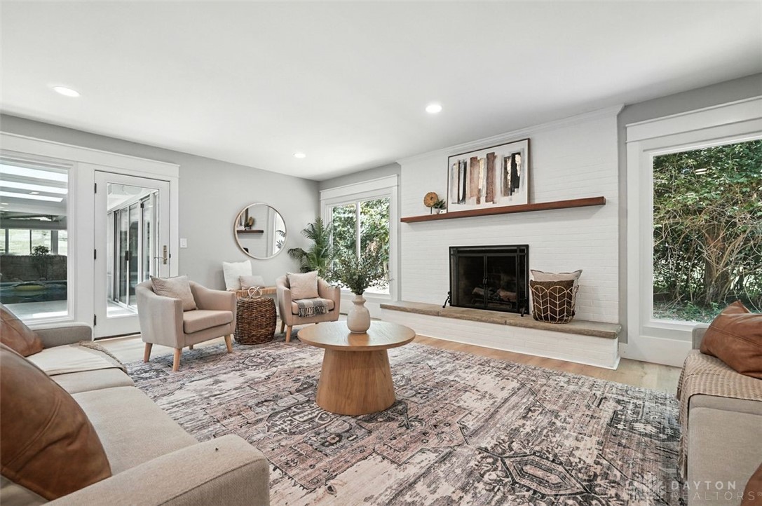 141 W Concord Drive