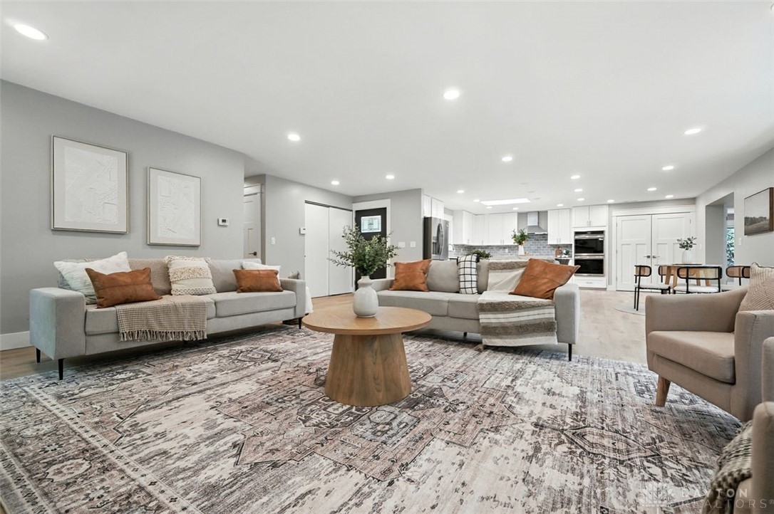 141 W Concord Drive
