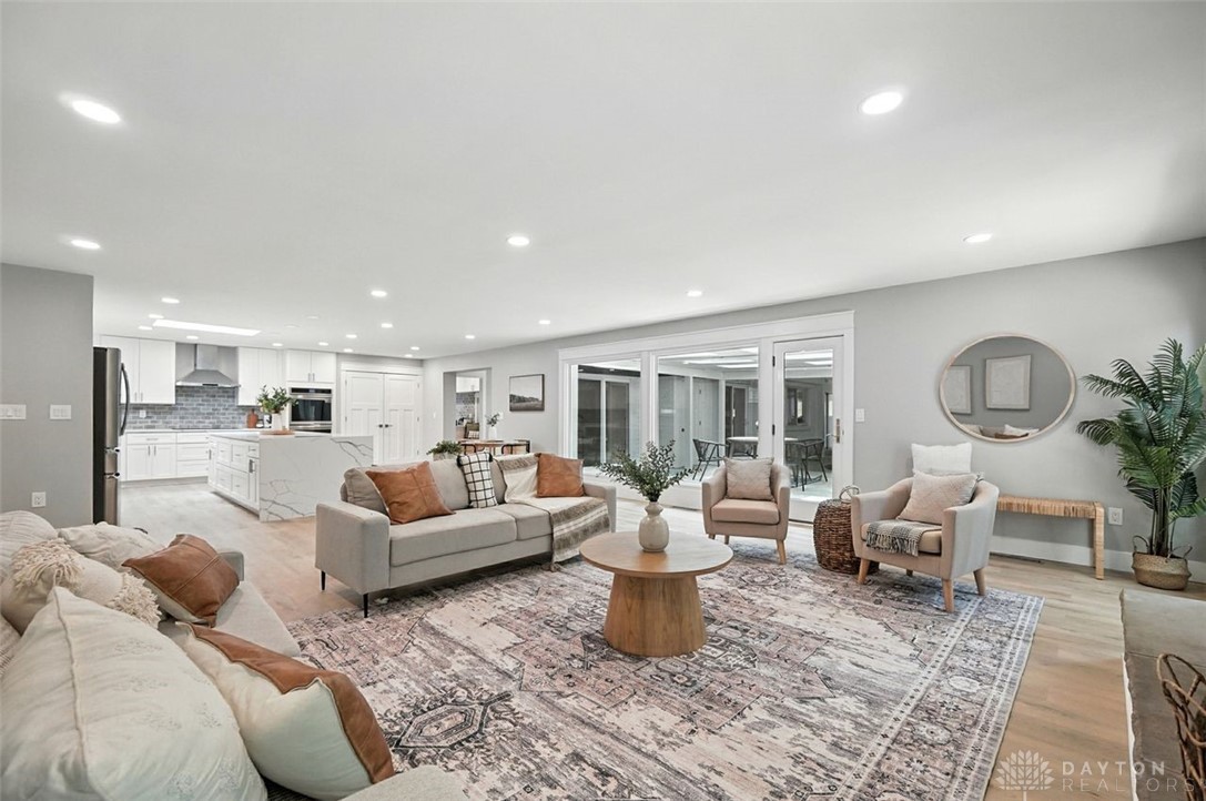 141 W Concord Drive