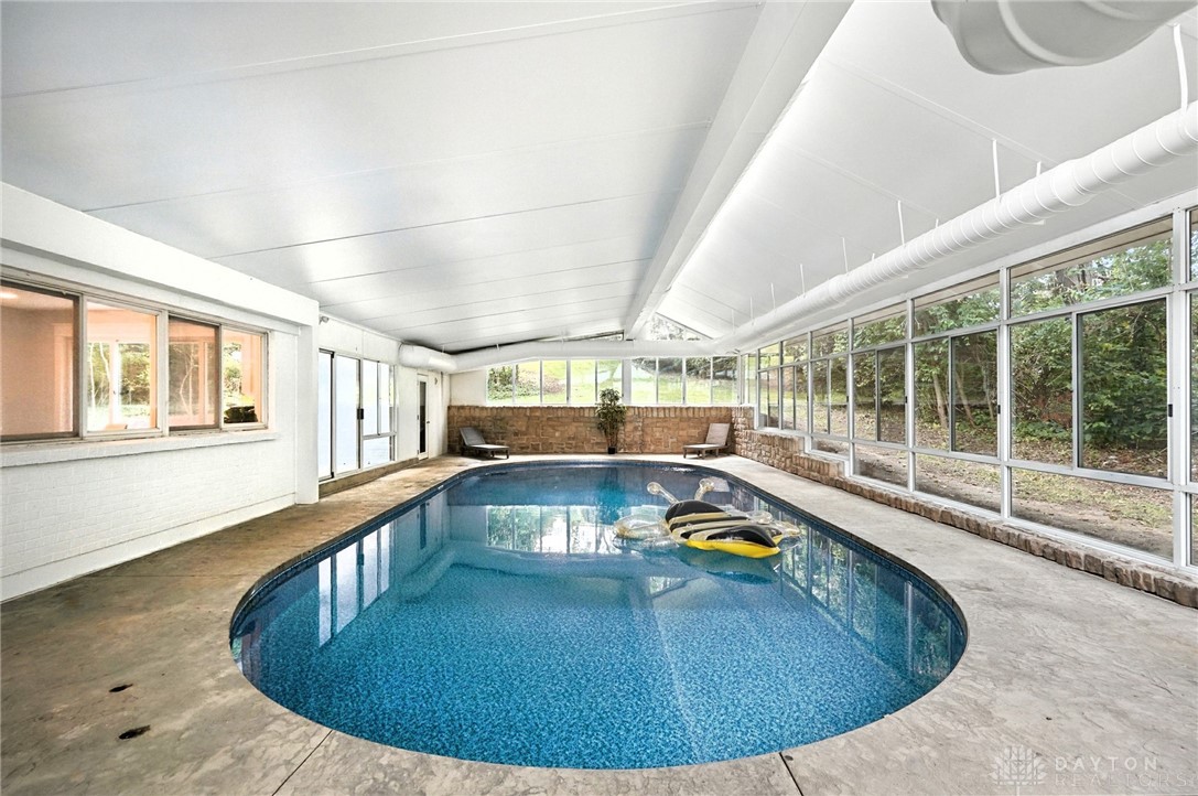141 W Concord Drive