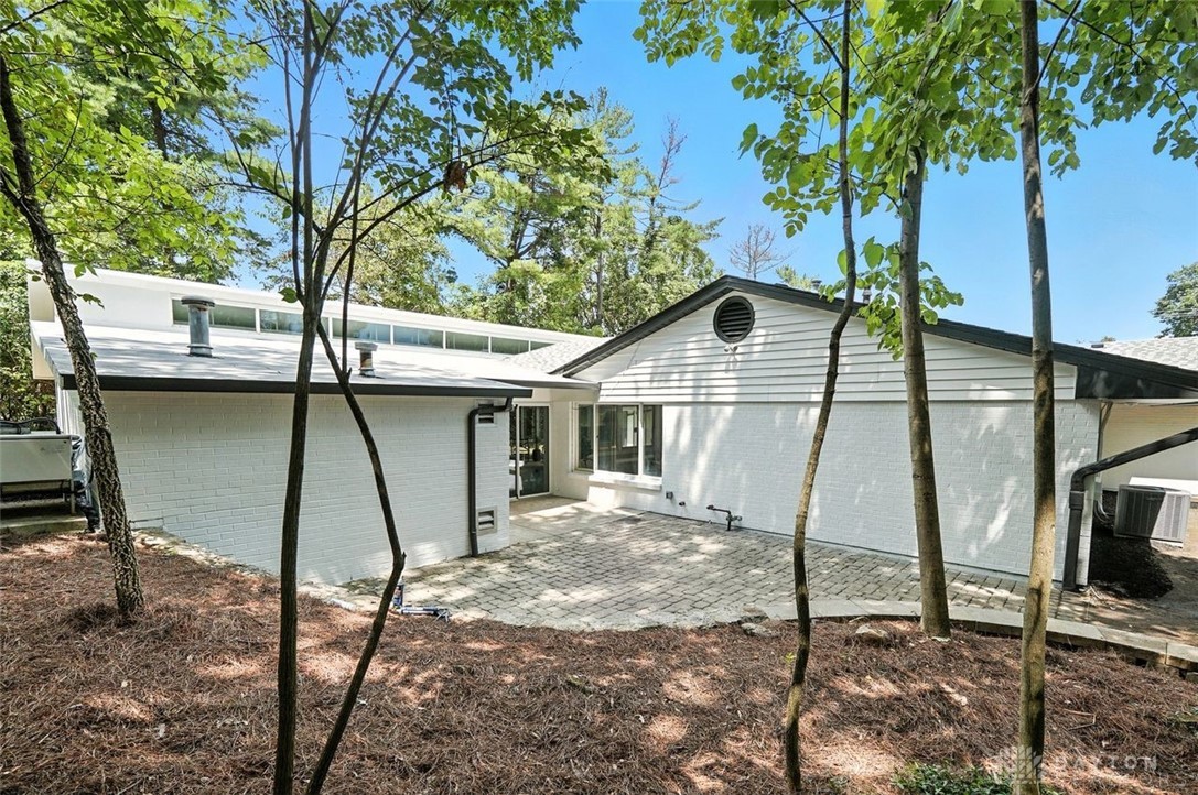 141 W Concord Drive