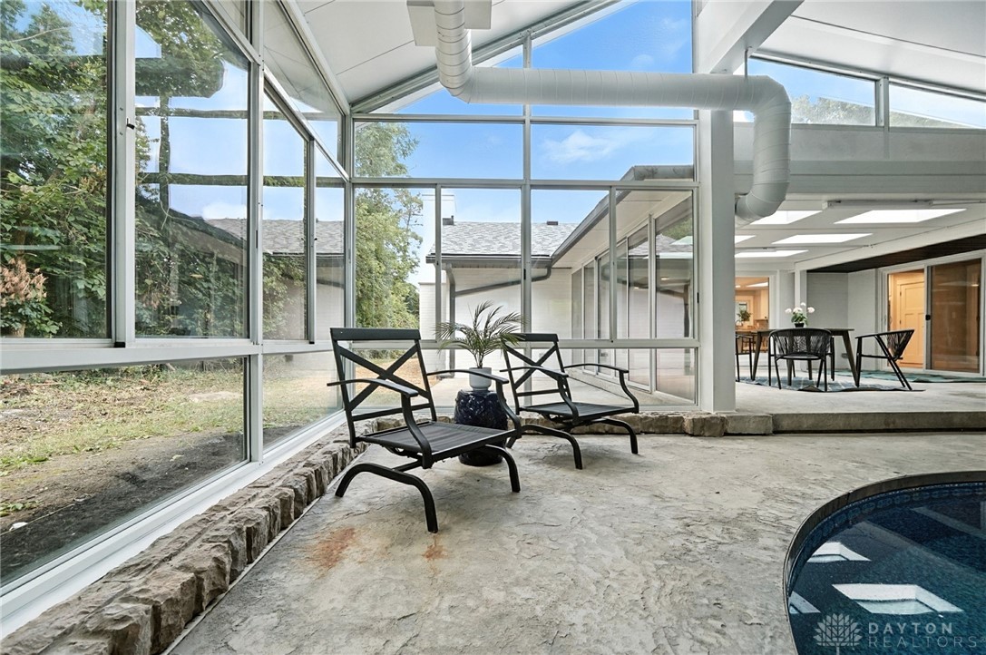 141 W Concord Drive