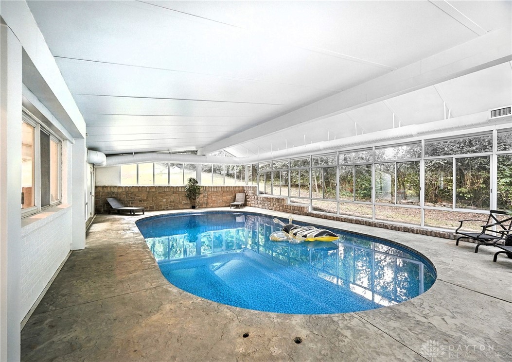 141 W Concord Drive