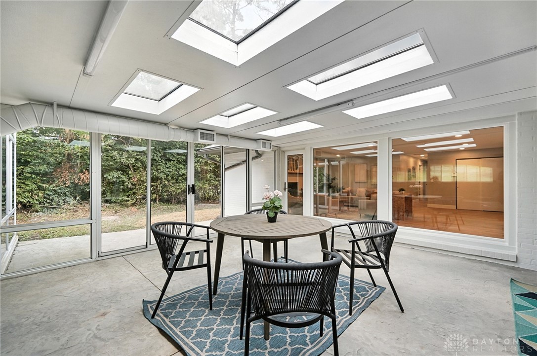 141 W Concord Drive