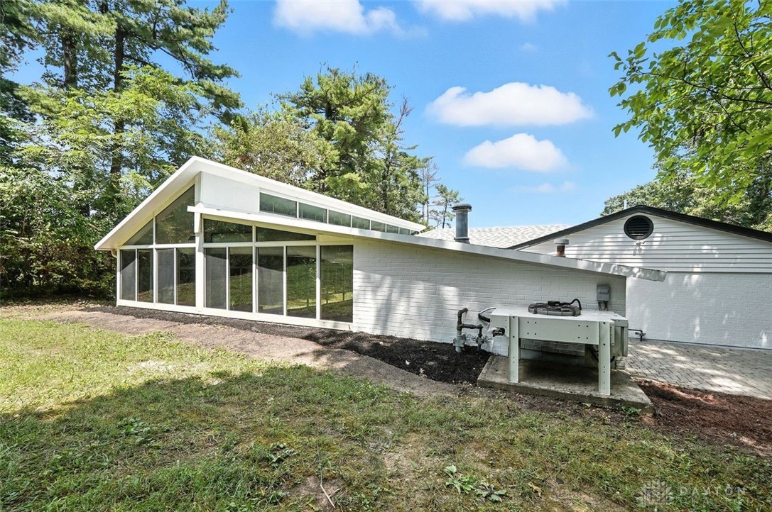 141 W Concord Drive
