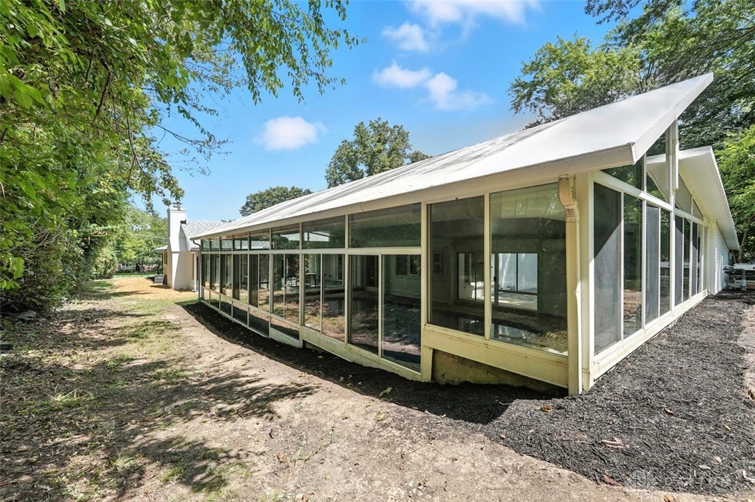 141 W Concord Drive