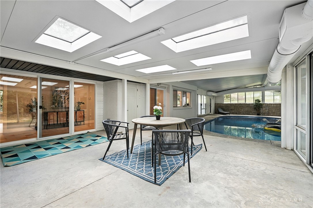 141 W Concord Drive