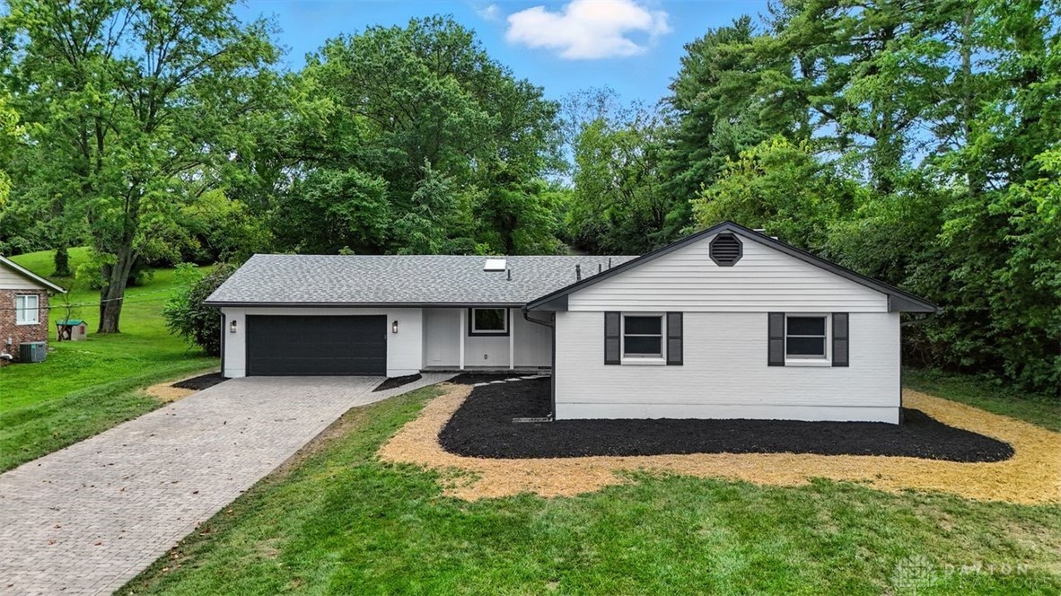 141 W Concord Drive