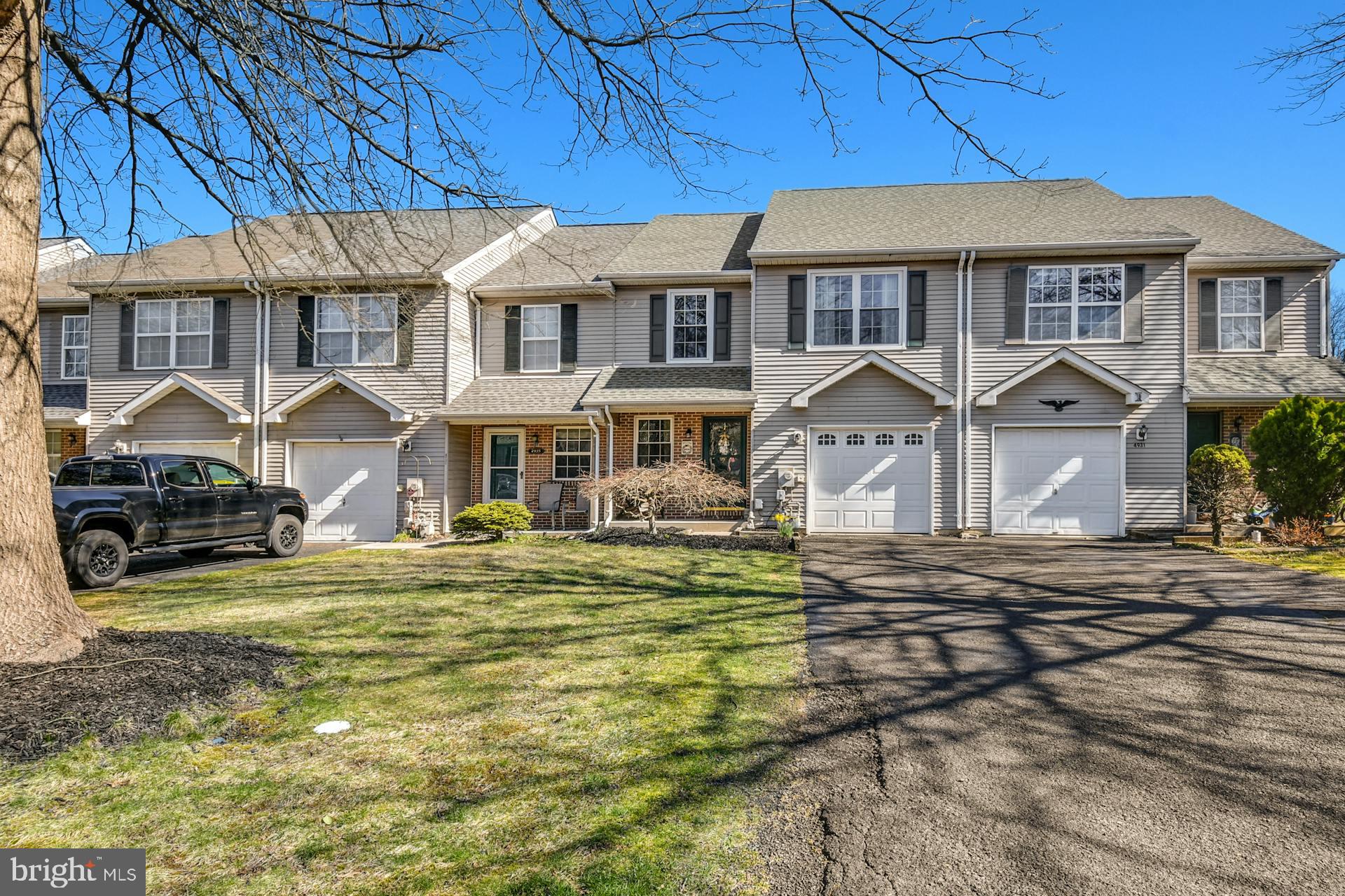 4933 TALL CEDAR COURT