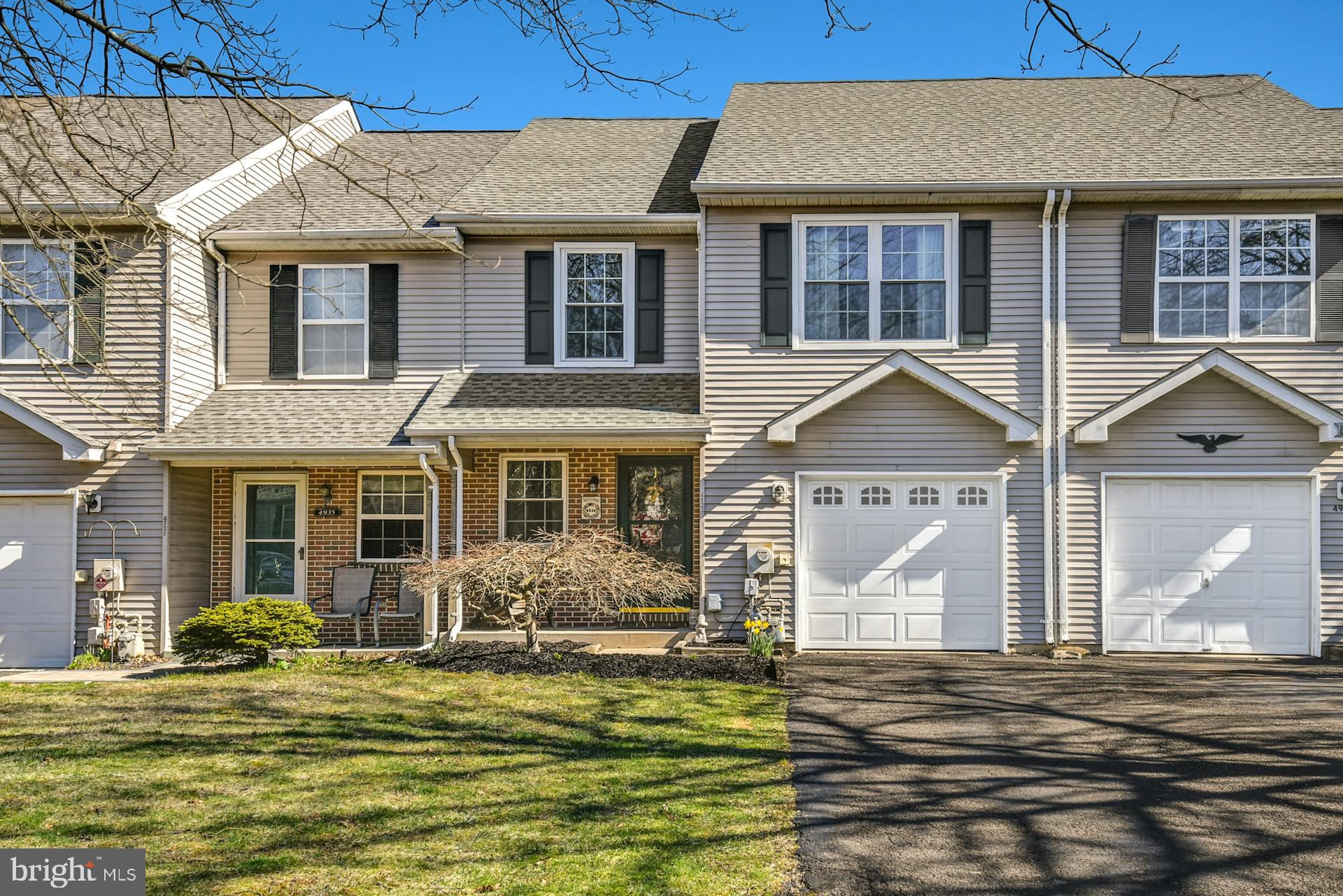 4933 TALL CEDAR COURT