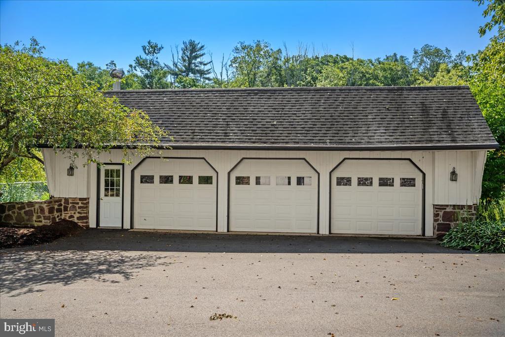 1315 PINEVILLE ROAD MAIN HOUSE
