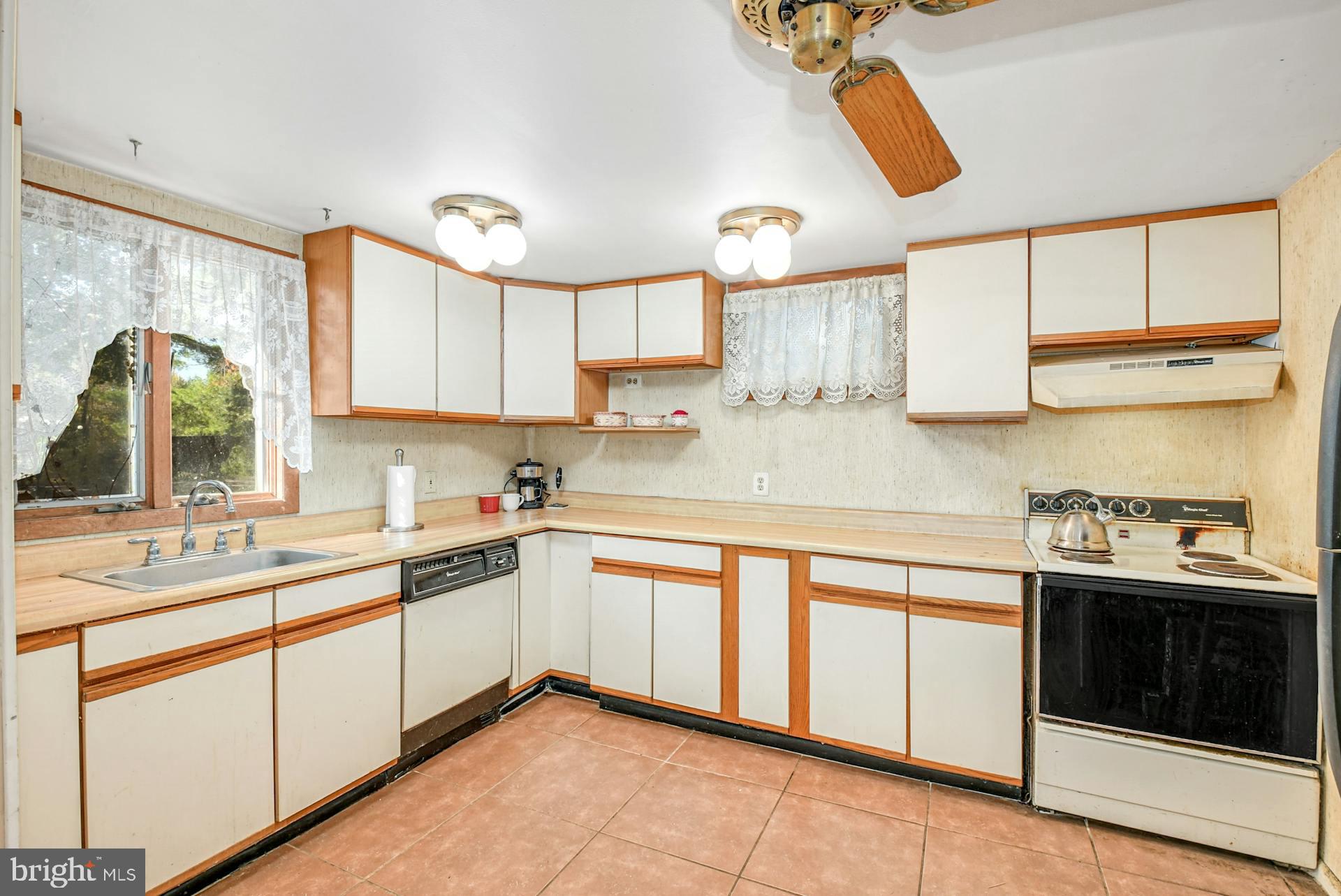 1165 SWAMP ROAD