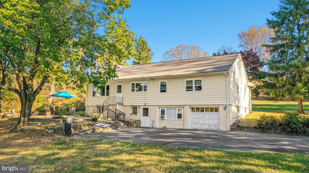 1165 SWAMP ROAD