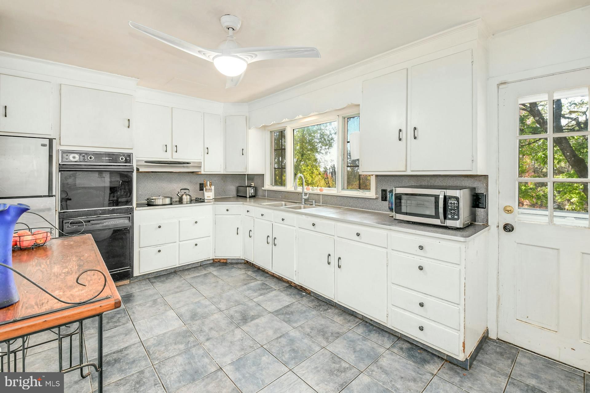 1165 SWAMP ROAD