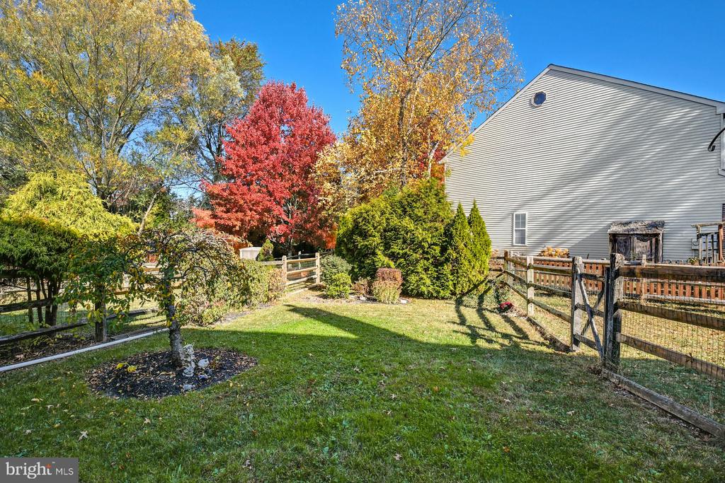 6186 MOUNTAIN LAUREL COURT