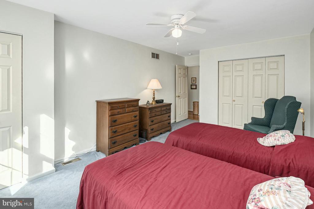 6186 MOUNTAIN LAUREL COURT