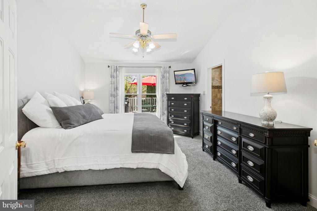6126 HEARTHSTONE DRIVE