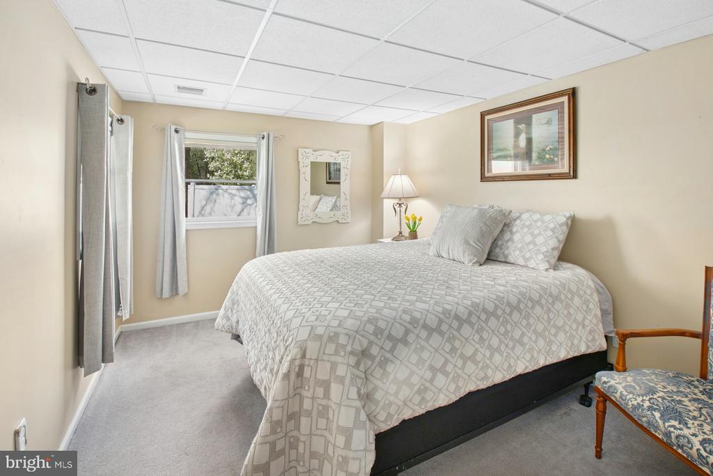 6126 HEARTHSTONE DRIVE