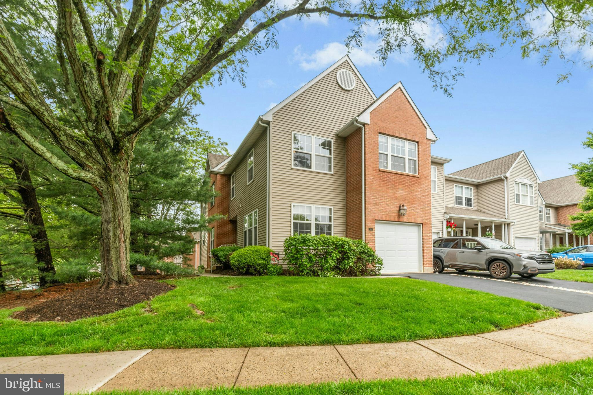 109 BLACKFRIARS CIRCLE