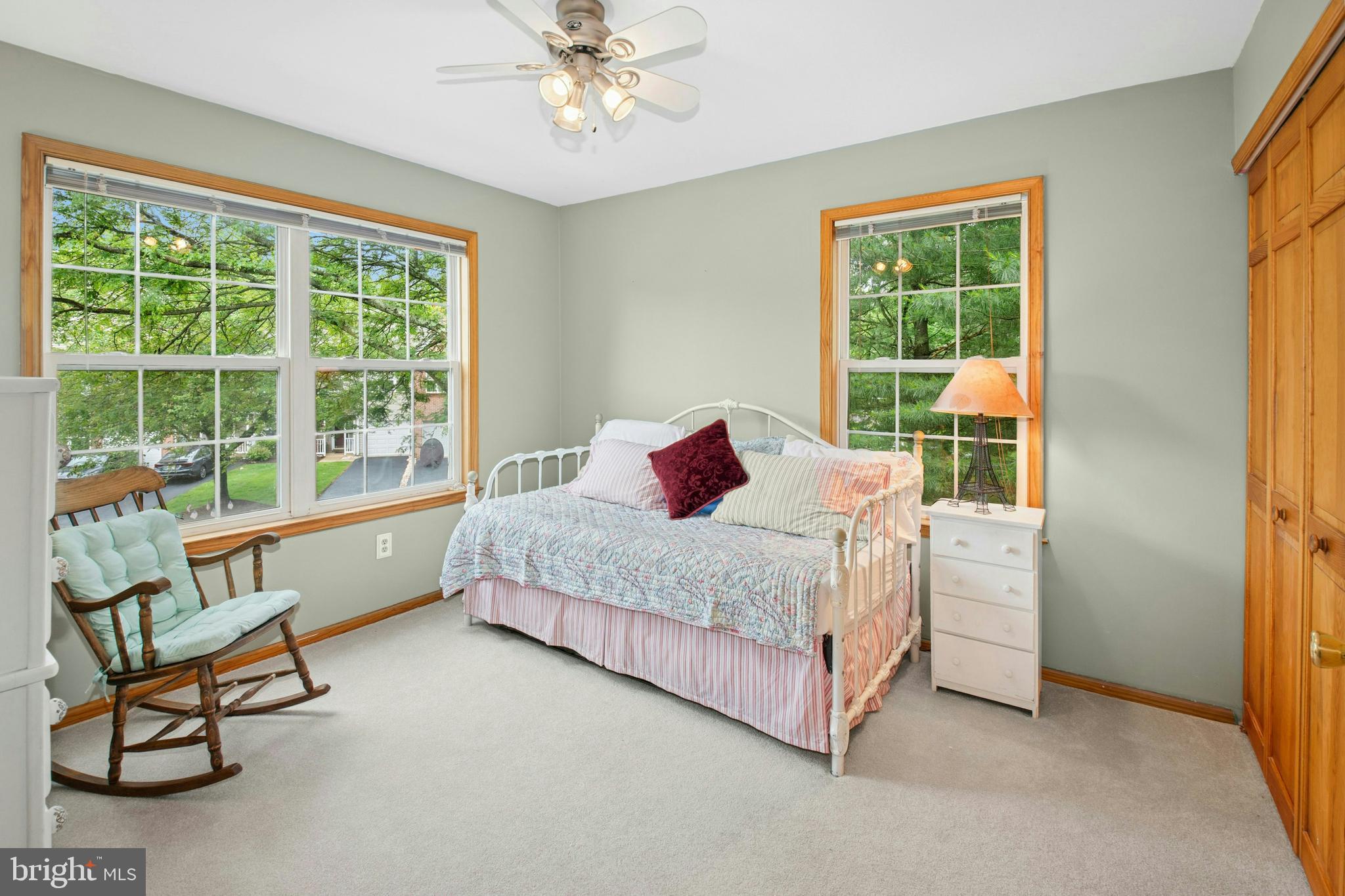 109 BLACKFRIARS CIRCLE