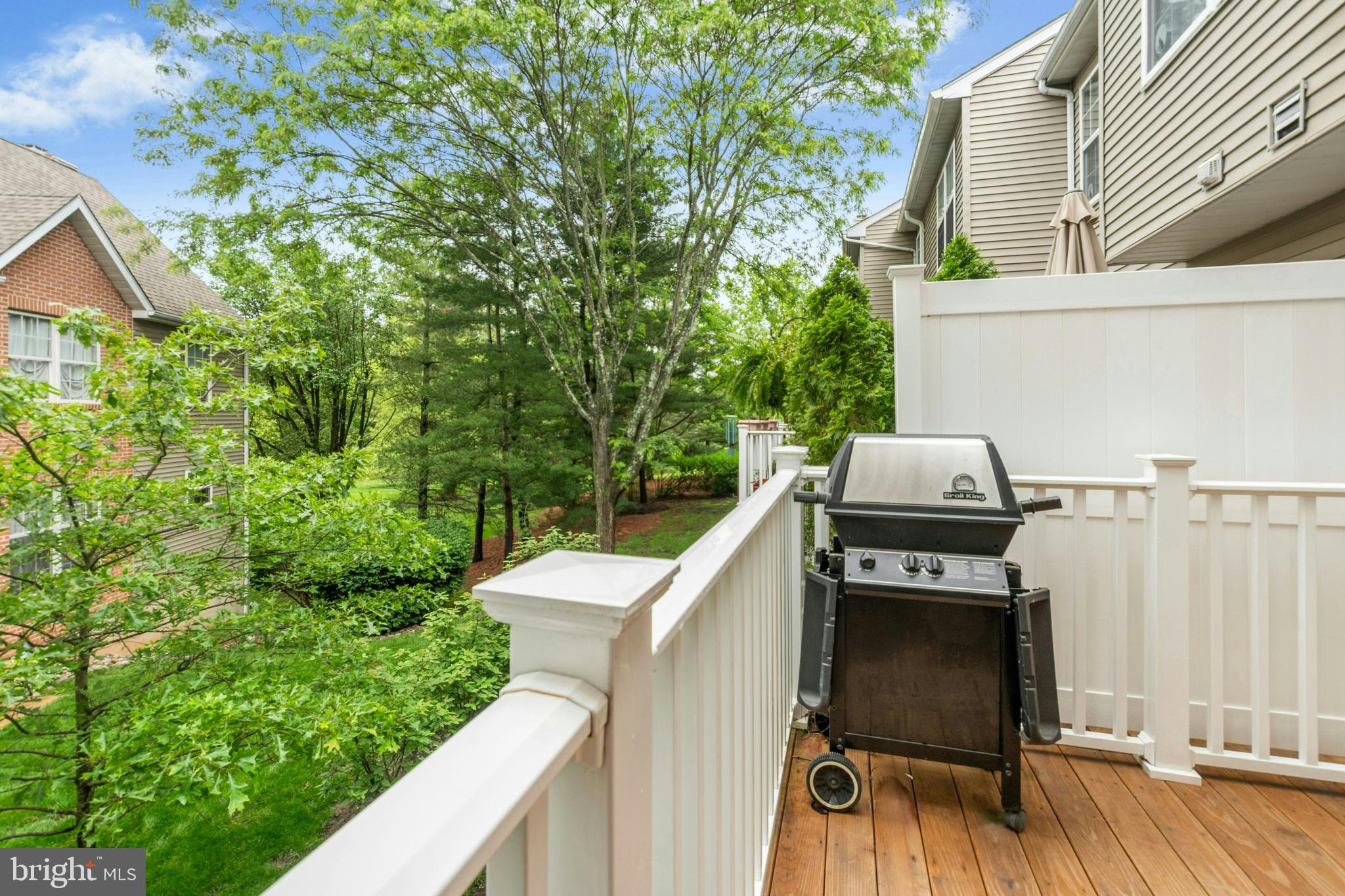 109 BLACKFRIARS CIRCLE