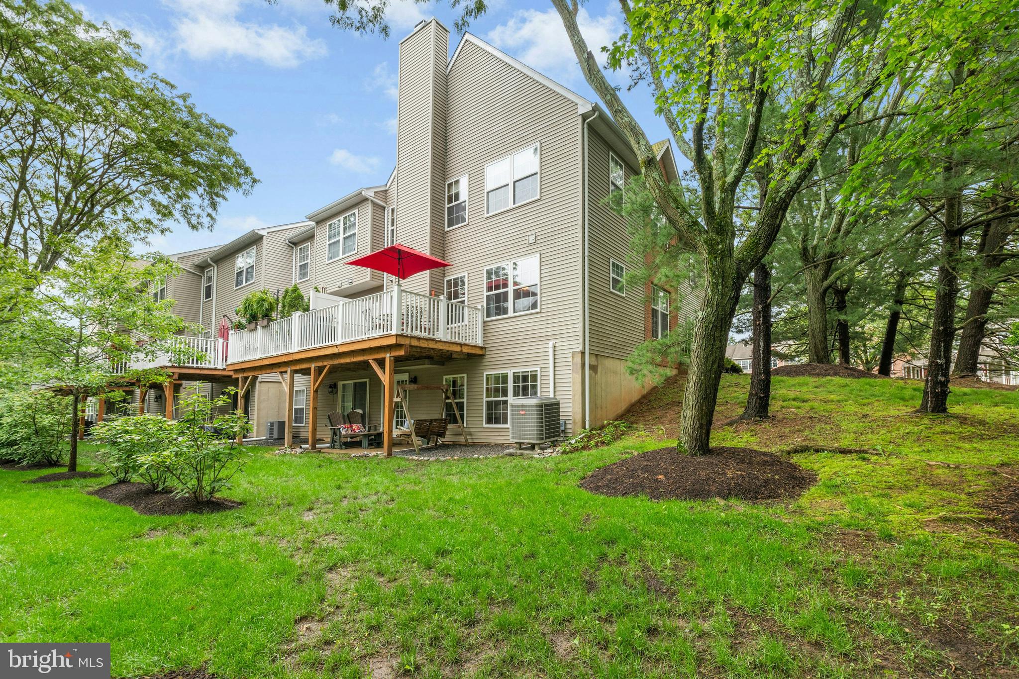 109 BLACKFRIARS CIRCLE
