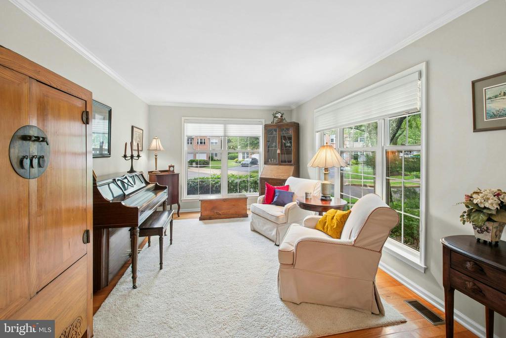 109 BLACKFRIARS CIRCLE