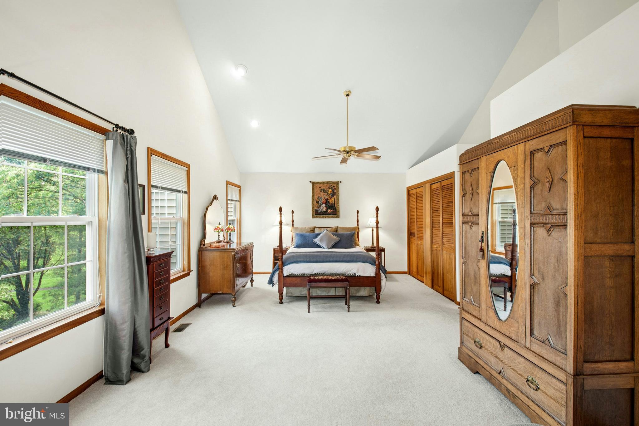 109 BLACKFRIARS CIRCLE