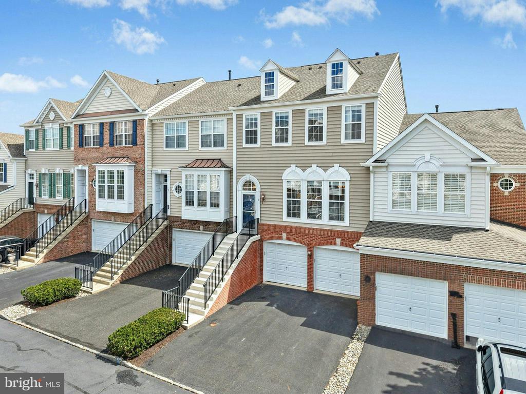 9 CORNERSTONE COURT