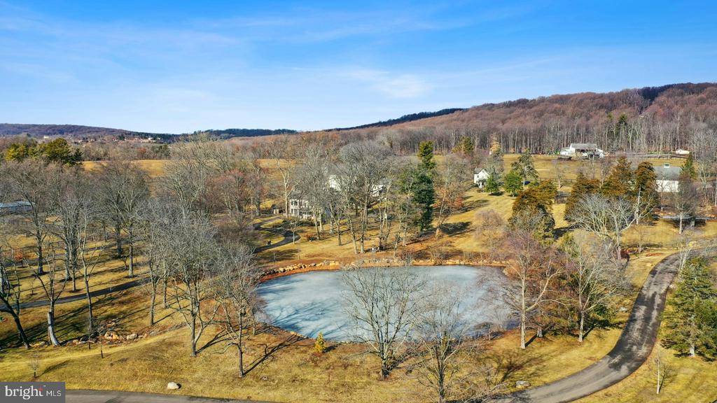 3220 WINDY BUSH ROAD GUEST HOME