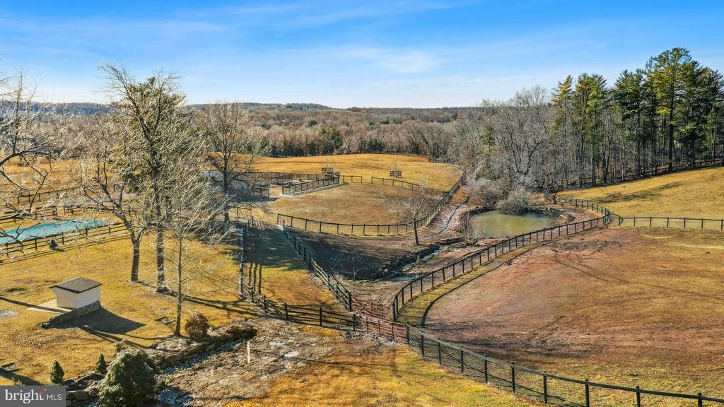 3220 WINDY BUSH ROAD GUEST HOME