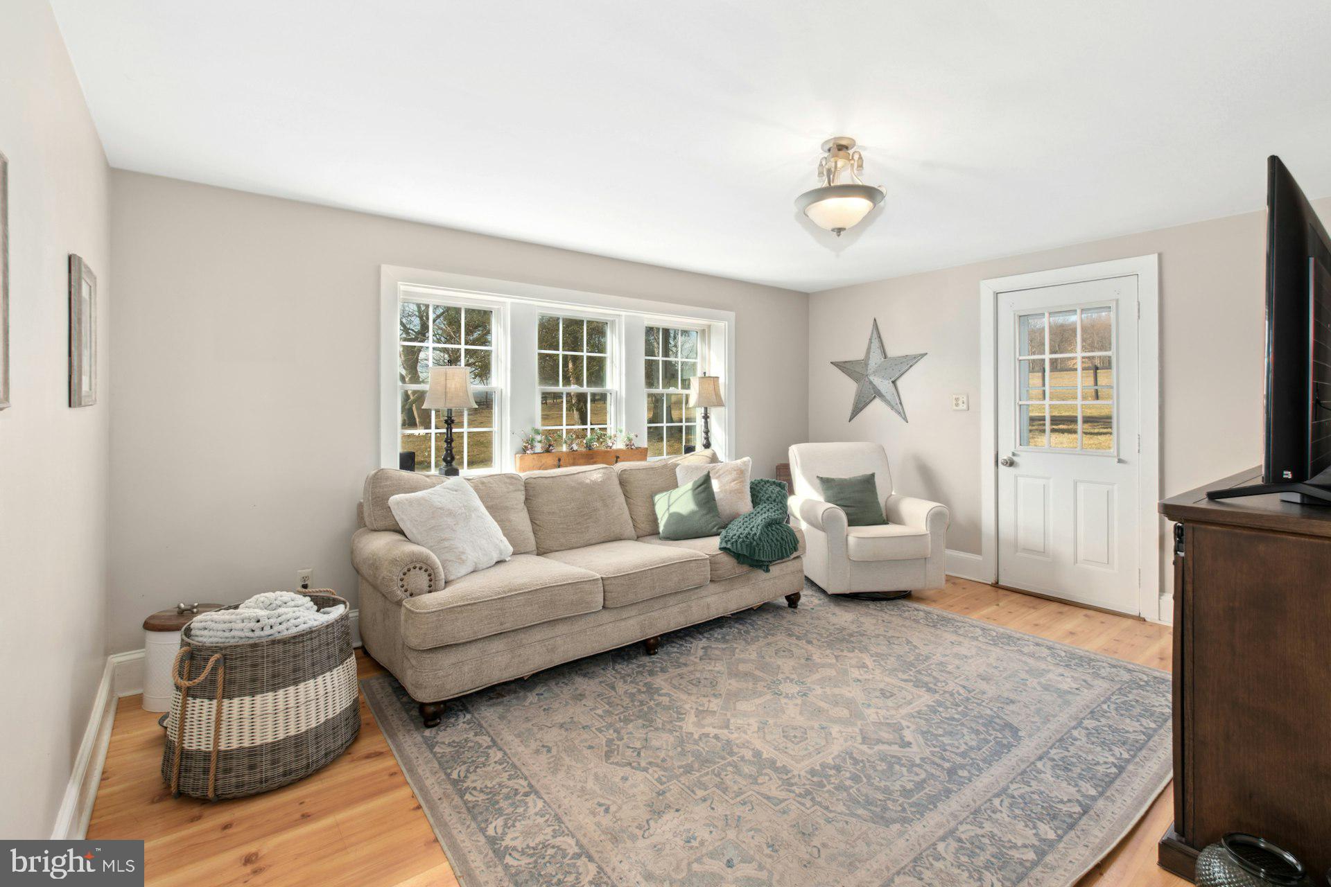 3220 WINDY BUSH ROAD GUEST HOME