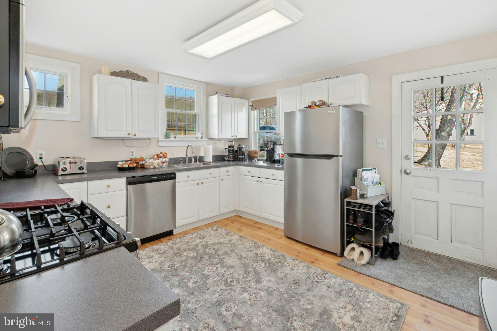 3220 WINDY BUSH ROAD GUEST HOME