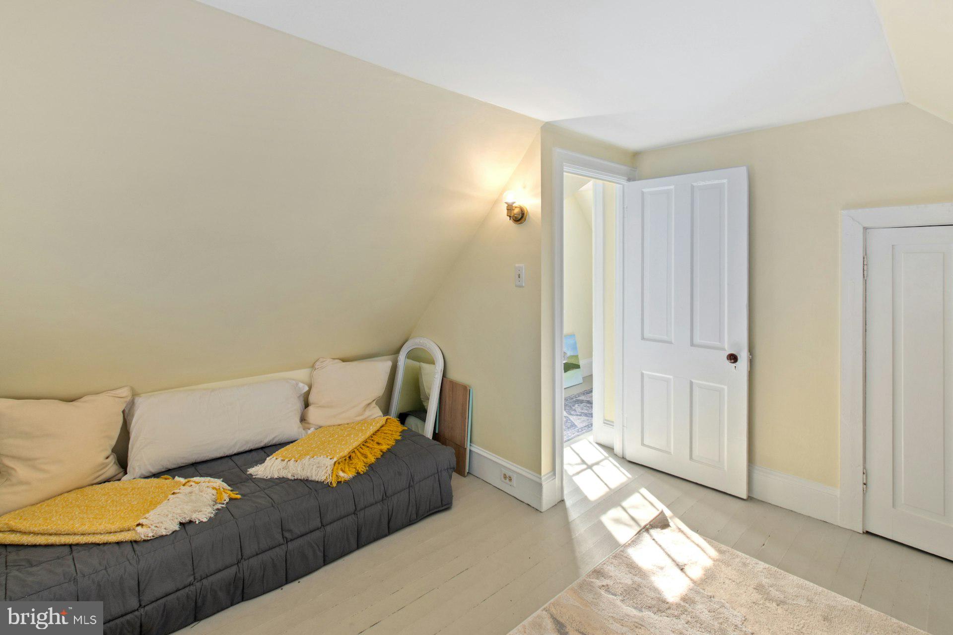 3220 WINDY BUSH ROAD GUEST HOME