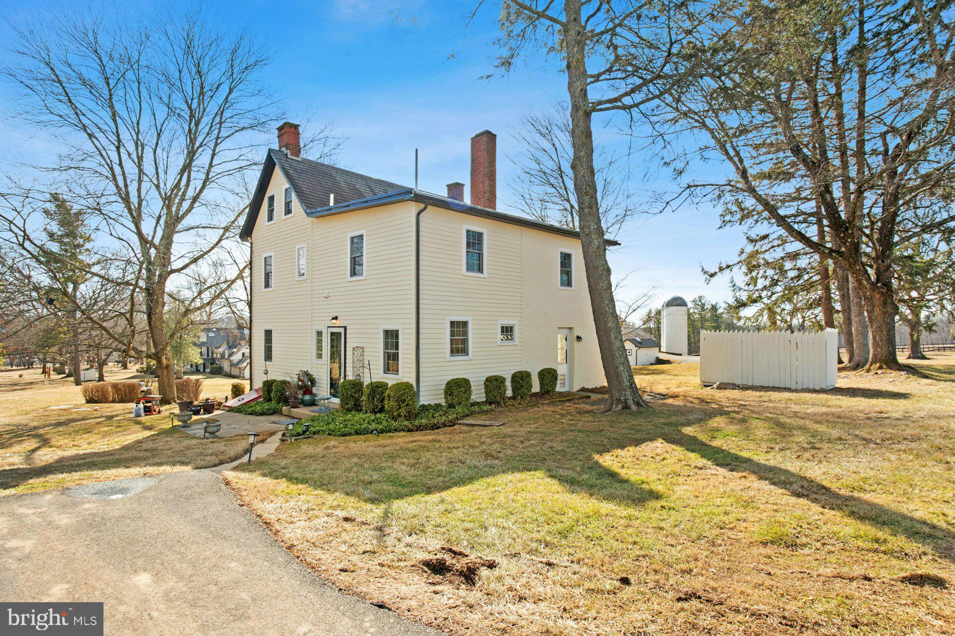 3220 WINDY BUSH ROAD GUEST HOME